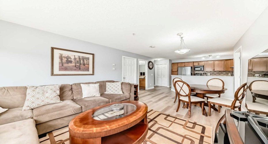 5200 44 Avenue, Calgary, Alberta T1Y 7L4, 2 Bedrooms Bedrooms, ,2 BathroomsBathrooms,Residential,For Sale,44,A2282351