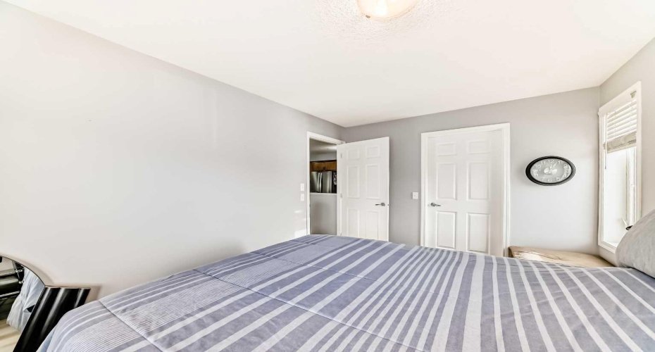 5200 44 Avenue, Calgary, Alberta T1Y 7L4, 2 Bedrooms Bedrooms, ,2 BathroomsBathrooms,Residential,For Sale,44,A2282351