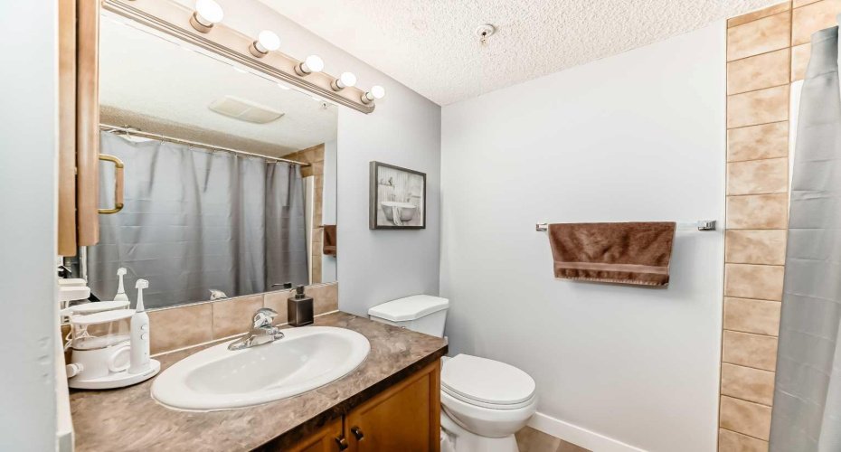 5200 44 Avenue, Calgary, Alberta T1Y 7L4, 2 Bedrooms Bedrooms, ,2 BathroomsBathrooms,Residential,For Sale,44,A2282351