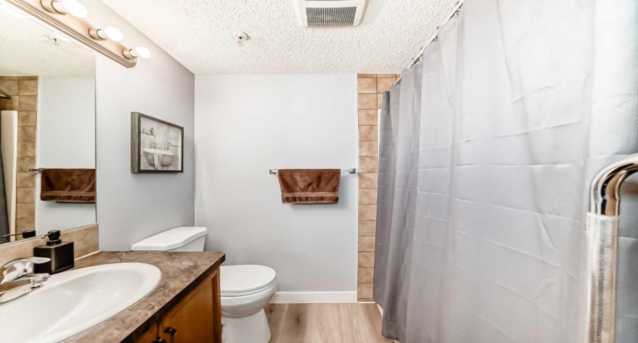 5200 44 Avenue, Calgary, Alberta T1Y 7L4, 2 Bedrooms Bedrooms, ,2 BathroomsBathrooms,Residential,For Sale,44,A2282351