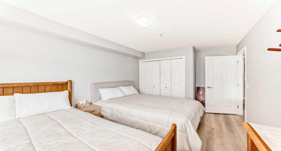 5200 44 Avenue, Calgary, Alberta T1Y 7L4, 2 Bedrooms Bedrooms, ,2 BathroomsBathrooms,Residential,For Sale,44,A2282351