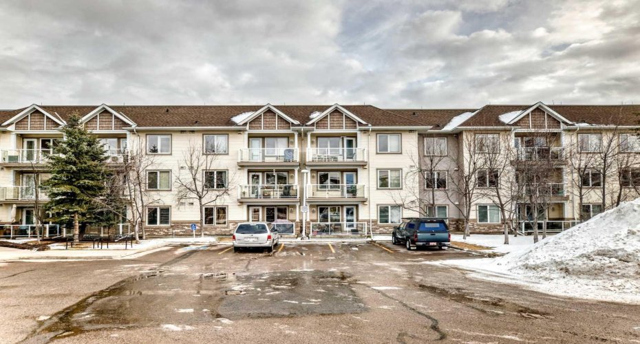 5200 44 Avenue, Calgary, Alberta T1Y 7L4, 2 Bedrooms Bedrooms, ,2 BathroomsBathrooms,Residential,For Sale,44,A2282351