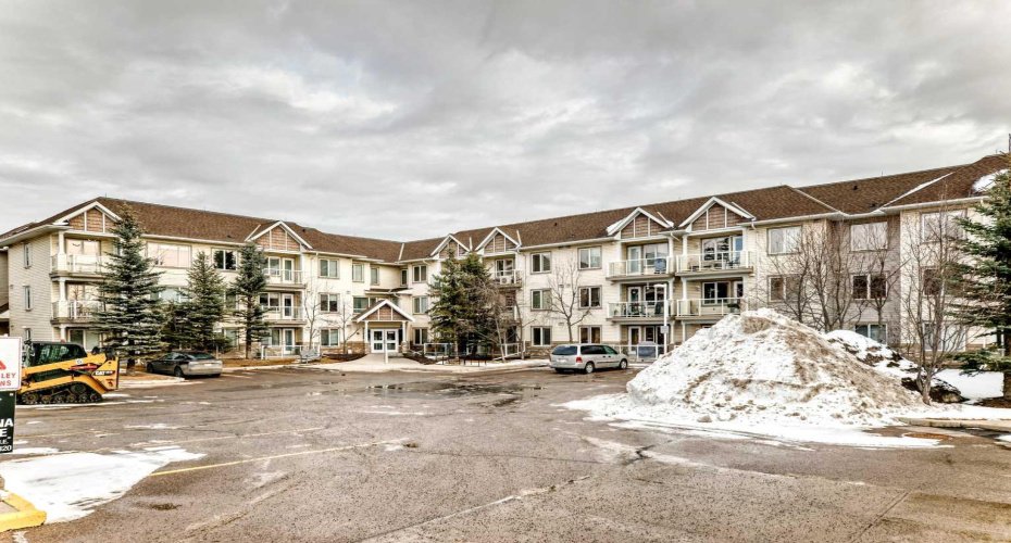 5200 44 Avenue, Calgary, Alberta T1Y 7L4, 2 Bedrooms Bedrooms, ,2 BathroomsBathrooms,Residential,For Sale,44,A2282351