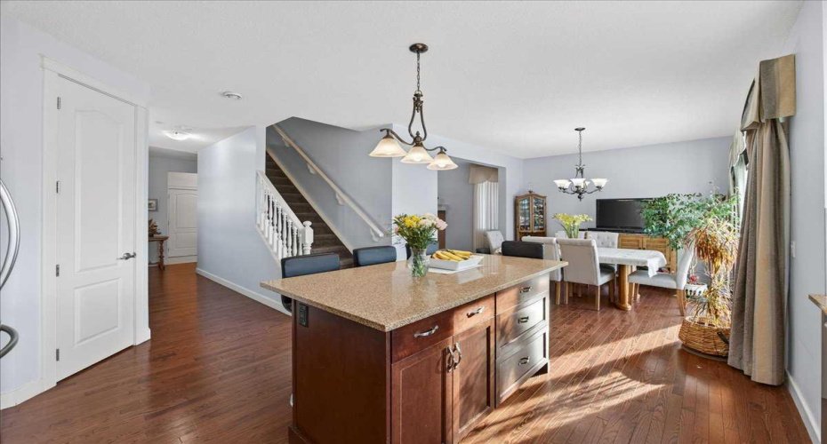 28 Evansview Manor, Calgary, Alberta T3P 0J7, 3 Bedrooms Bedrooms, ,3 BathroomsBathrooms,Residential,For Sale,Evansview,A2282436