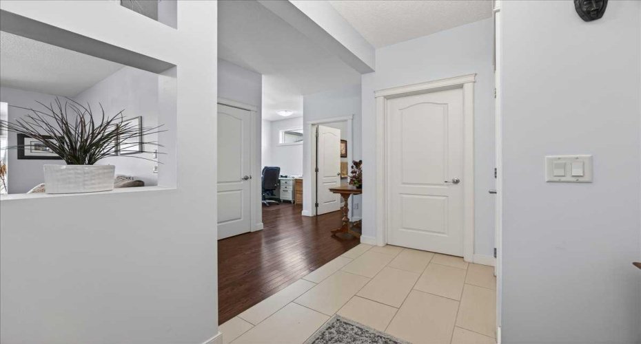 28 Evansview Manor, Calgary, Alberta T3P 0J7, 3 Bedrooms Bedrooms, ,3 BathroomsBathrooms,Residential,For Sale,Evansview,A2282436