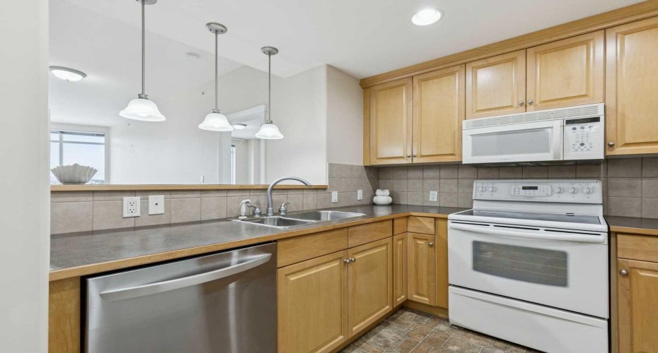 1726 14 Avenue, Calgary, Alberta T2N 4Y8, 2 Bedrooms Bedrooms, ,2 BathroomsBathrooms,Residential,For Sale,14,A2282485