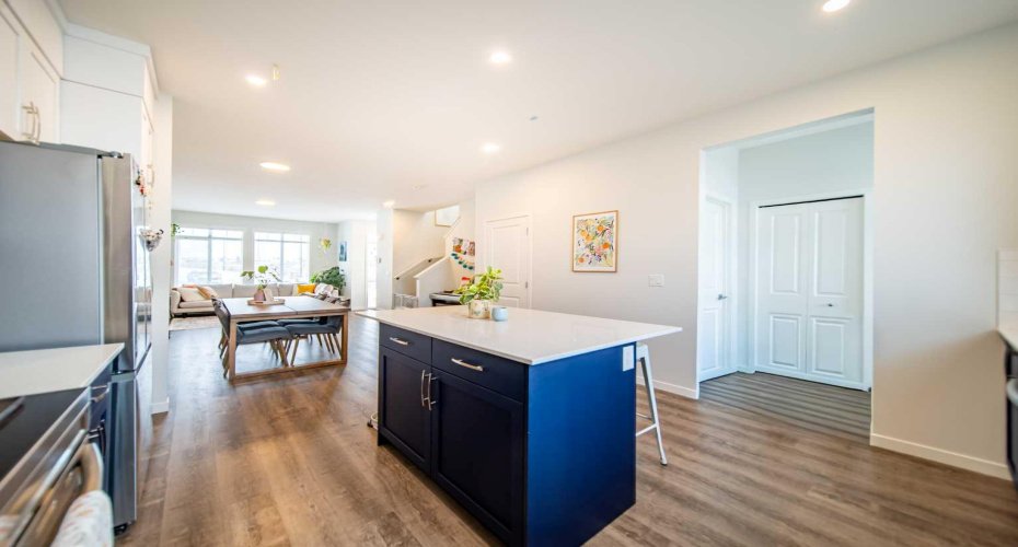 27 Iris Crescent, Okotoks, Alberta T1S 5V5, 4 Bedrooms Bedrooms, ,4 BathroomsBathrooms,Residential,For Sale,Iris,A2282495