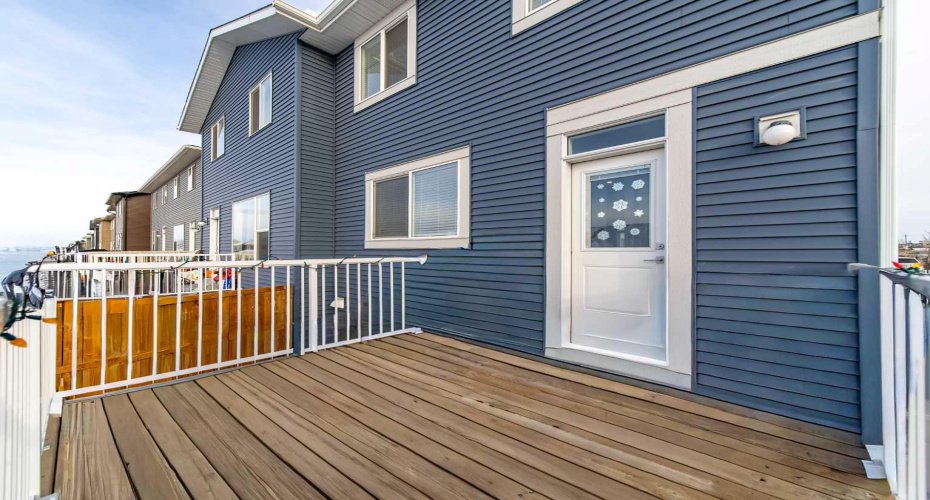 South facing rear deck