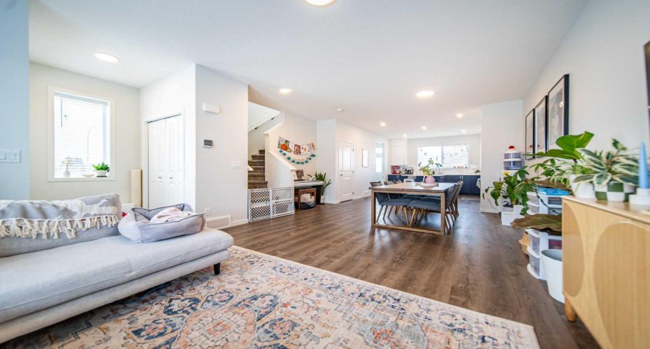 27 Iris Crescent, Okotoks, Alberta T1S 5V5, 4 Bedrooms Bedrooms, ,4 BathroomsBathrooms,Residential,For Sale,Iris,A2282495