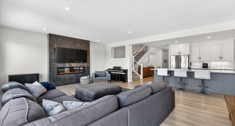 57 Legacy Reach View, Calgary, Alberta T2X 4T9, 3 Bedrooms Bedrooms, ,3 BathroomsBathrooms,Residential,For Sale,Legacy Reach,A2282547