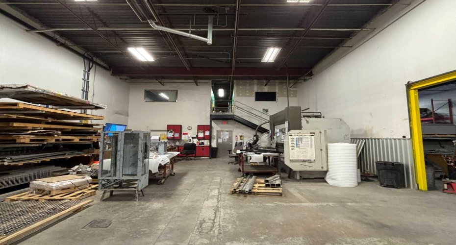 4316 64 Avenue, Calgary, Alberta T2C2B3, ,Commercial,For Sale,64,A2282660