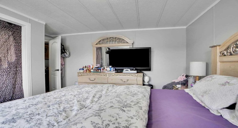 6220 17 Avenue, Calgary, Alberta T2A 0W6, 3 Bedrooms Bedrooms, ,1 BathroomBathrooms,Mobile,For Sale,17,A2282704