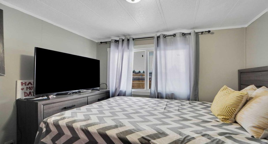 6220 17 Avenue, Calgary, Alberta T2A 0W6, 3 Bedrooms Bedrooms, ,1 BathroomBathrooms,Mobile,For Sale,17,A2282704