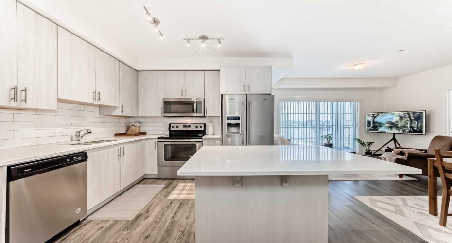 215 Legacy Boulevard, Calgary, Alberta T2X3Z7, 2 Bedrooms Bedrooms, ,2 BathroomsBathrooms,Residential,For Sale,Legacy,A2277586