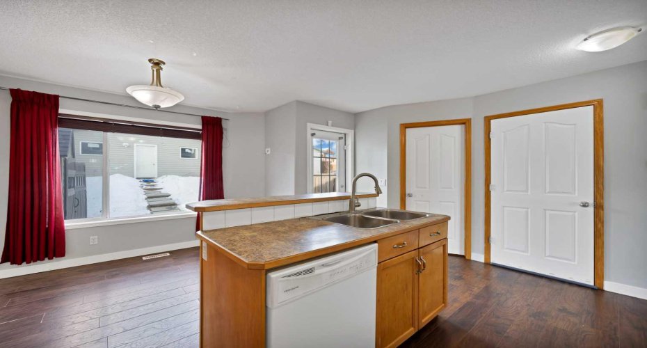 107 Taravista Street, Calgary, Alberta T3J 4S3, 4 Bedrooms Bedrooms, ,3 BathroomsBathrooms,Residential,For Sale,Taravista,A2279008