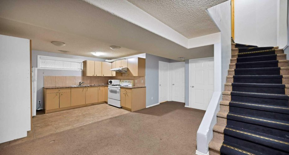 107 Taravista Street, Calgary, Alberta T3J 4S3, 4 Bedrooms Bedrooms, ,3 BathroomsBathrooms,Residential,For Sale,Taravista,A2279008