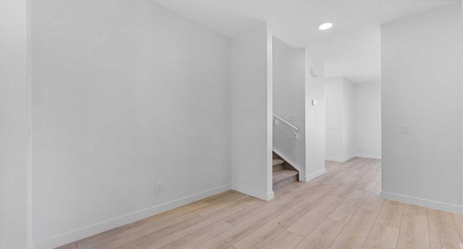 477 Hotchkiss Drive, Calgary, Alberta T3S 0N5, 3 Bedrooms Bedrooms, ,3 BathroomsBathrooms,Residential,For Sale,Hotchkiss,A2279358