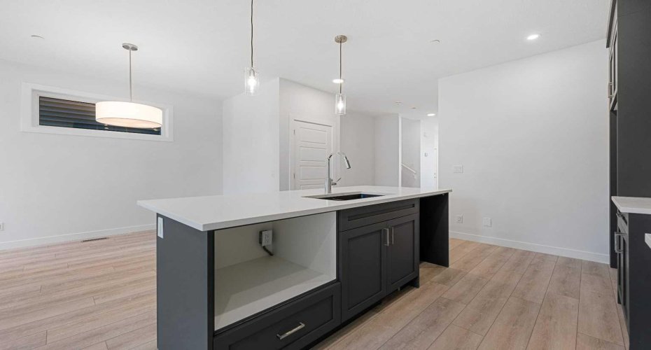 477 Hotchkiss Drive, Calgary, Alberta T3S 0N5, 3 Bedrooms Bedrooms, ,3 BathroomsBathrooms,Residential,For Sale,Hotchkiss,A2279358