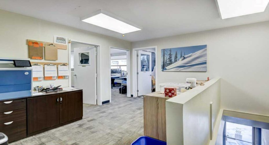 107, 108 Jay Street, Banff, Alberta T1L 1J7, ,Commercial,For Sale,Jay,A2279803