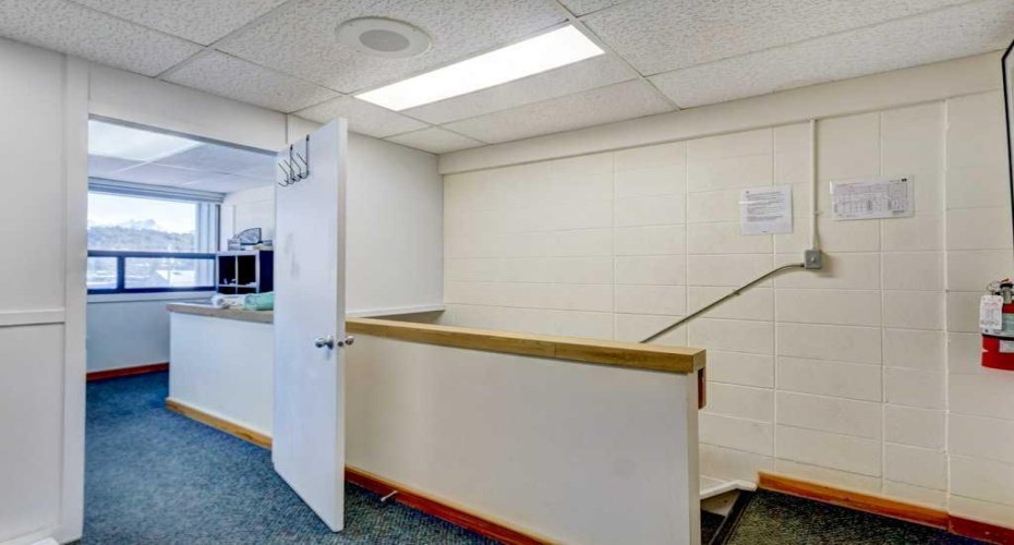 107, 108 Jay Street, Banff, Alberta T1L 1J7, ,Commercial,For Sale,Jay,A2279803