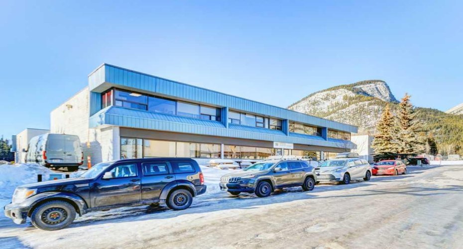 107, 108 Jay Street, Banff, Alberta T1L 1J7, ,Commercial,For Sale,Jay,A2279803