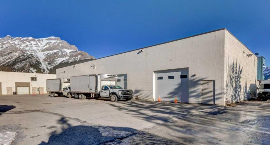107, 108 Jay Street, Banff, Alberta T1L 1J7, ,Commercial,For Sale,Jay,A2279803