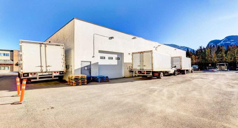 107, 108 Jay Street, Banff, Alberta T1L 1J7, ,Commercial,For Sale,Jay,A2279803