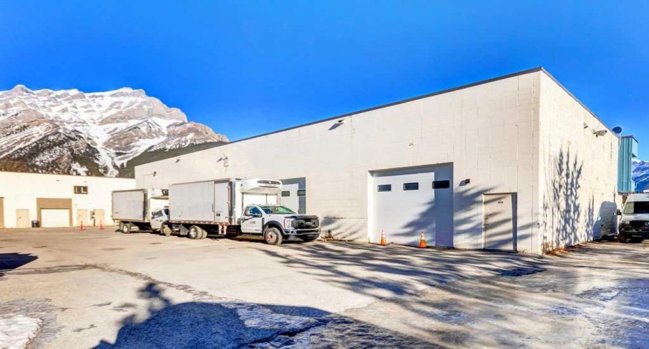 107, 108 Jay Street, Banff, Alberta T1L 1J7, ,Commercial,For Sale,Jay,A2279803
