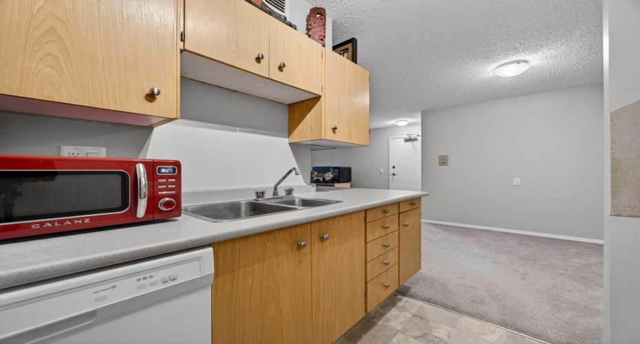 7301 4A Street, Calgary, Alberta T2V 4V8, 1 Bedroom Bedrooms, ,1 BathroomBathrooms,Residential,For Sale,4A,A2279807