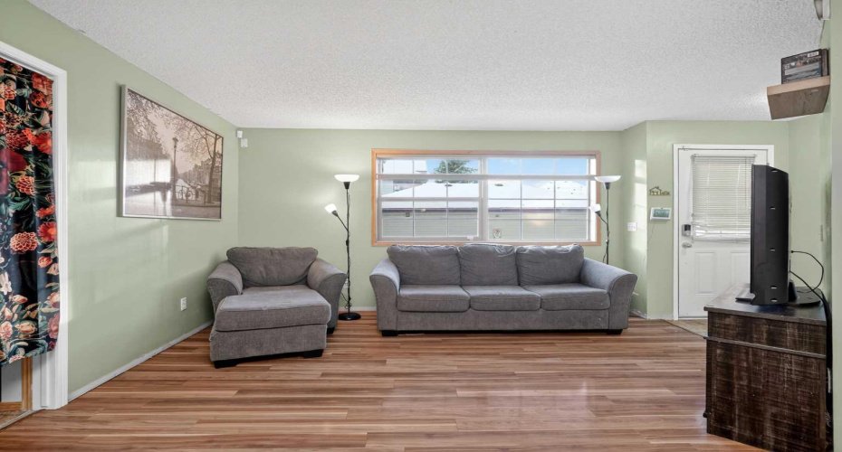 23 Everridge Square, Calgary, Alberta T2Y5J6, 2 Bedrooms Bedrooms, ,1 BathroomBathrooms,Residential,For Sale,Everridge,A2279823