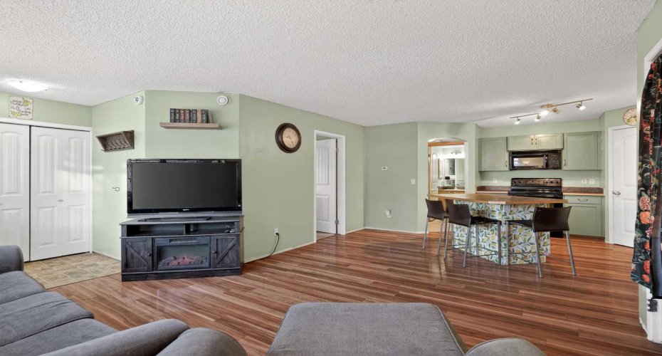 23 Everridge Square, Calgary, Alberta T2Y5J6, 2 Bedrooms Bedrooms, ,1 BathroomBathrooms,Residential,For Sale,Everridge,A2279823