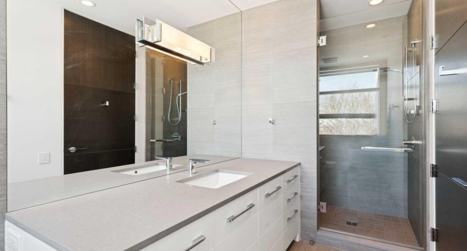 SECOND BEDROOM ENSUITE BATH