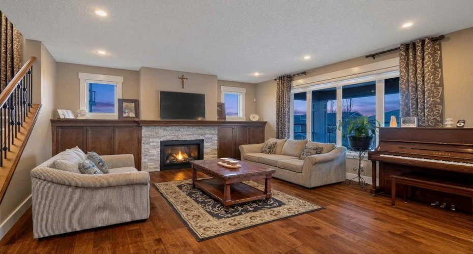 72 Rockcliff Grove, Calgary, Alberta T3G0C8, 5 Bedrooms Bedrooms, ,5 BathroomsBathrooms,Residential,For Sale,Rockcliff,A2281332