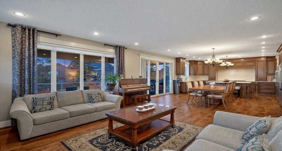 72 Rockcliff Grove, Calgary, Alberta T3G0C8, 5 Bedrooms Bedrooms, ,5 BathroomsBathrooms,Residential,For Sale,Rockcliff,A2281332