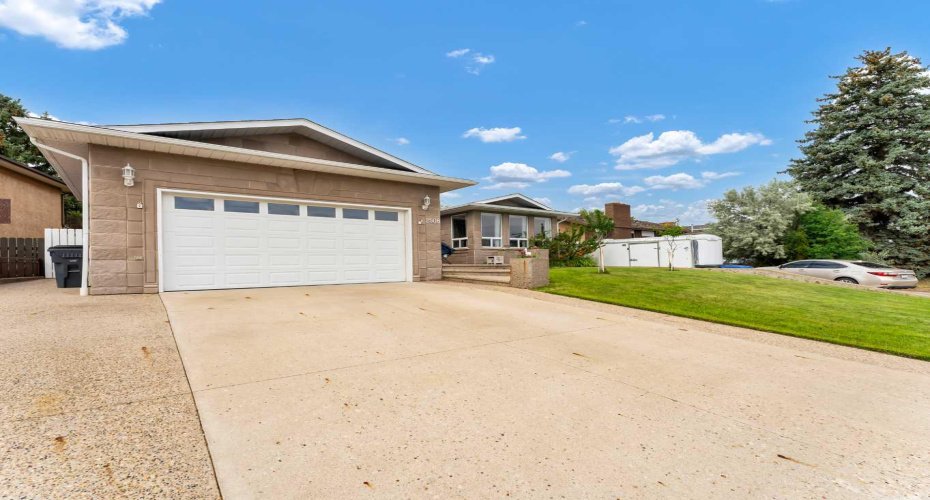 2508 12 Avenue, Medicine Hat, Alberta T1B 1V6, 4 Bedrooms Bedrooms, ,3 BathroomsBathrooms,Residential,For Sale,12,A2281618