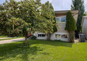 7 cayuga Place, Lethbridge, Alberta T1K 5J1, 4 Bedrooms Bedrooms, ,2 BathroomsBathrooms,Residential,For Sale,cayuga,A2281628