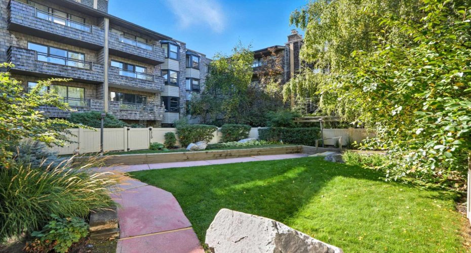 3730 50 Street, Calgary, Alberta T3A 2E3, 2 Bedrooms Bedrooms, ,2 BathroomsBathrooms,Residential,For Sale,50,A2281678