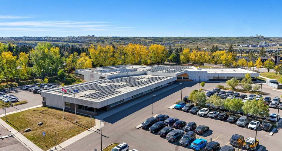 3730 50 Street, Calgary, Alberta T3A 2E3, 2 Bedrooms Bedrooms, ,2 BathroomsBathrooms,Residential,For Sale,50,A2281678