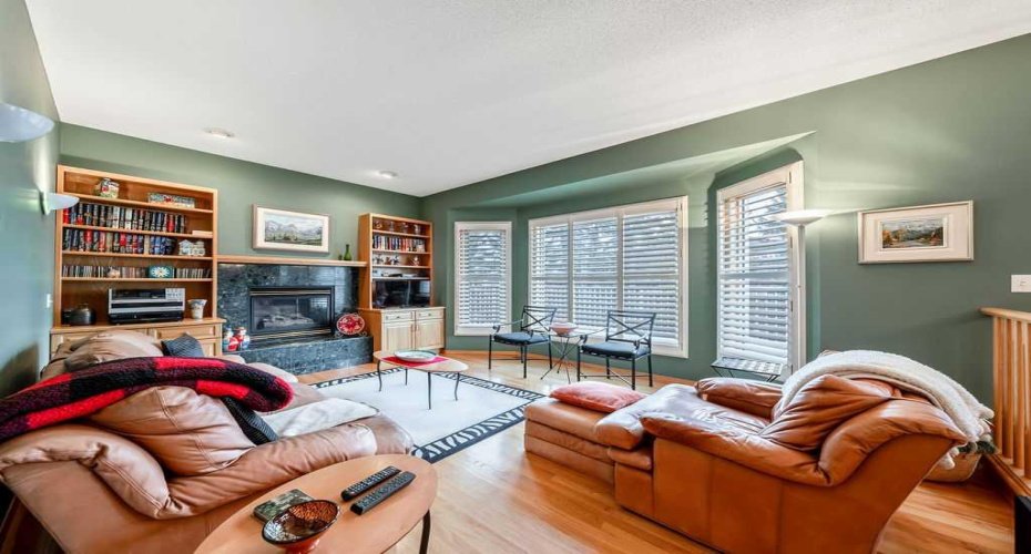 18 Prominence View, Calgary, Alberta T3H 3E8, 3 Bedrooms Bedrooms, ,3 BathroomsBathrooms,Residential,For Sale,Prominence,A2281711