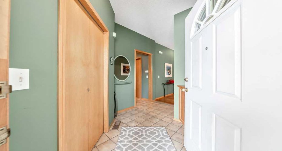 18 Prominence View, Calgary, Alberta T3H 3E8, 3 Bedrooms Bedrooms, ,3 BathroomsBathrooms,Residential,For Sale,Prominence,A2281711