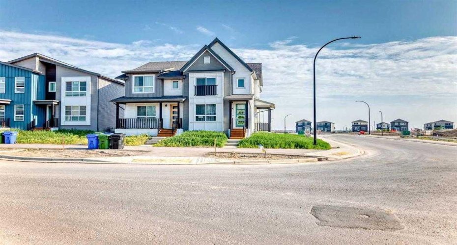 200 Belmont Way, Calgary, Alberta T2X5T4, 3 Bedrooms Bedrooms, ,3 BathroomsBathrooms,Residential,For Sale,Belmont,A2281817