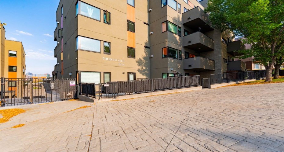 1828 14 Street, Calgary, Alberta T2T 3S9, 2 Bedrooms Bedrooms, ,2 BathroomsBathrooms,Residential,For Sale,14,A2276778