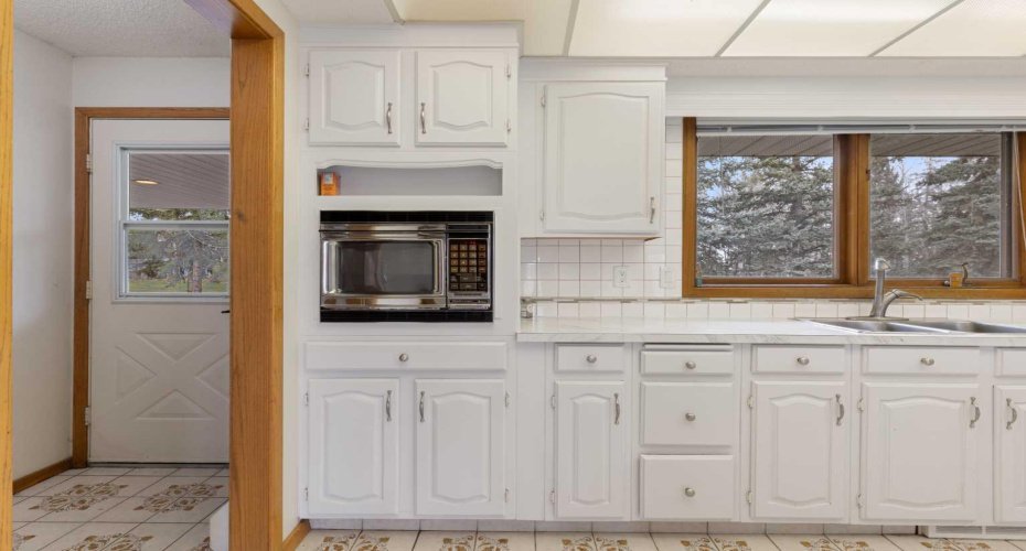 1008 Shawnee Drive, Calgary, Alberta T2Y2T9, 3 Bedrooms Bedrooms, ,4 BathroomsBathrooms,Residential,For Sale,Shawnee,A2279086