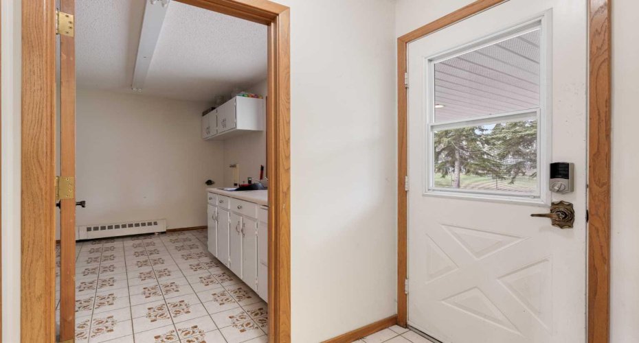 1008 Shawnee Drive, Calgary, Alberta T2Y2T9, 3 Bedrooms Bedrooms, ,4 BathroomsBathrooms,Residential,For Sale,Shawnee,A2279086