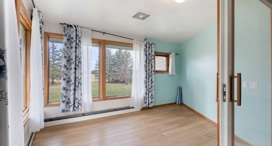 1008 Shawnee Drive, Calgary, Alberta T2Y2T9, 3 Bedrooms Bedrooms, ,4 BathroomsBathrooms,Residential,For Sale,Shawnee,A2279086