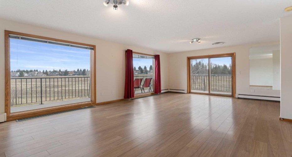 1008 Shawnee Drive, Calgary, Alberta T2Y2T9, 3 Bedrooms Bedrooms, ,4 BathroomsBathrooms,Residential,For Sale,Shawnee,A2279086