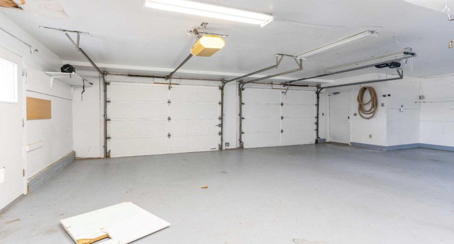 1008 Shawnee Drive, Calgary, Alberta T2Y2T9, 3 Bedrooms Bedrooms, ,4 BathroomsBathrooms,Residential,For Sale,Shawnee,A2279086