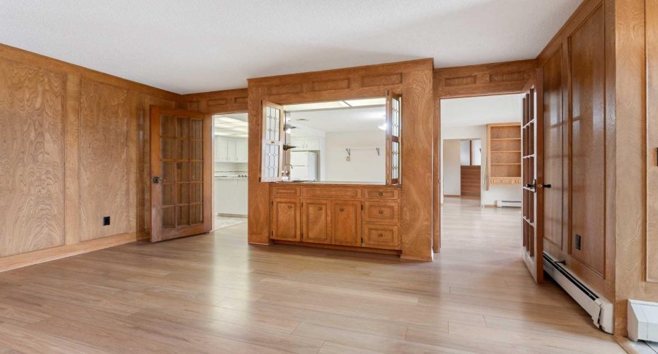 1008 Shawnee Drive, Calgary, Alberta T2Y2T9, 3 Bedrooms Bedrooms, ,4 BathroomsBathrooms,Residential,For Sale,Shawnee,A2279086