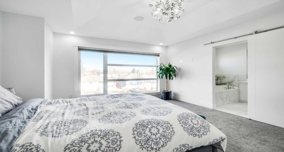 2415 25 Avenue, Calgary, Alberta T2M 2C6, 4 Bedrooms Bedrooms, ,5 BathroomsBathrooms,Residential,For Sale,25,A2280146