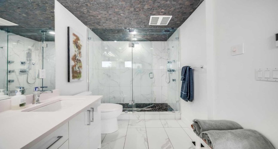 2415 25 Avenue, Calgary, Alberta T2M 2C6, 4 Bedrooms Bedrooms, ,5 BathroomsBathrooms,Residential,For Sale,25,A2280146